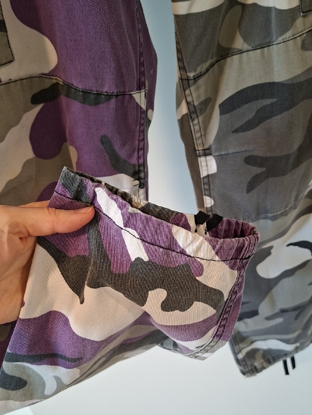 Purple/Black/White Classic Camo Cargo Pants w/ Adjustable Waist/Ankles (Size S) - Picture 4 of 8